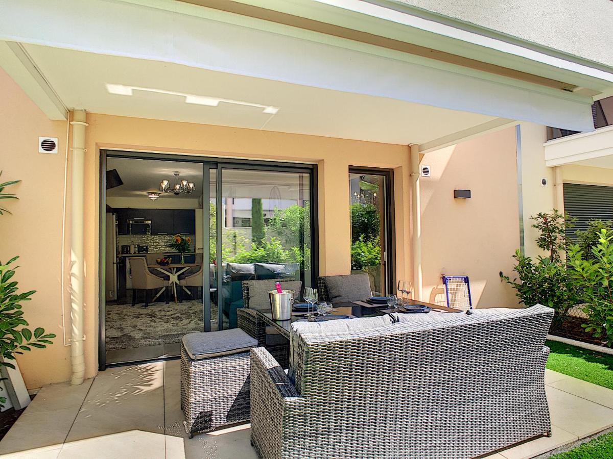 Palm Beach Apartment With A Pool In The Residence Cannes Exterior photo
